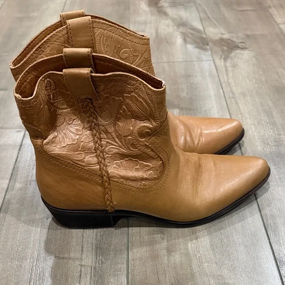Lucky Brand Tan Embossed Leather Western Ankle Boots - Picture 3 of 4
